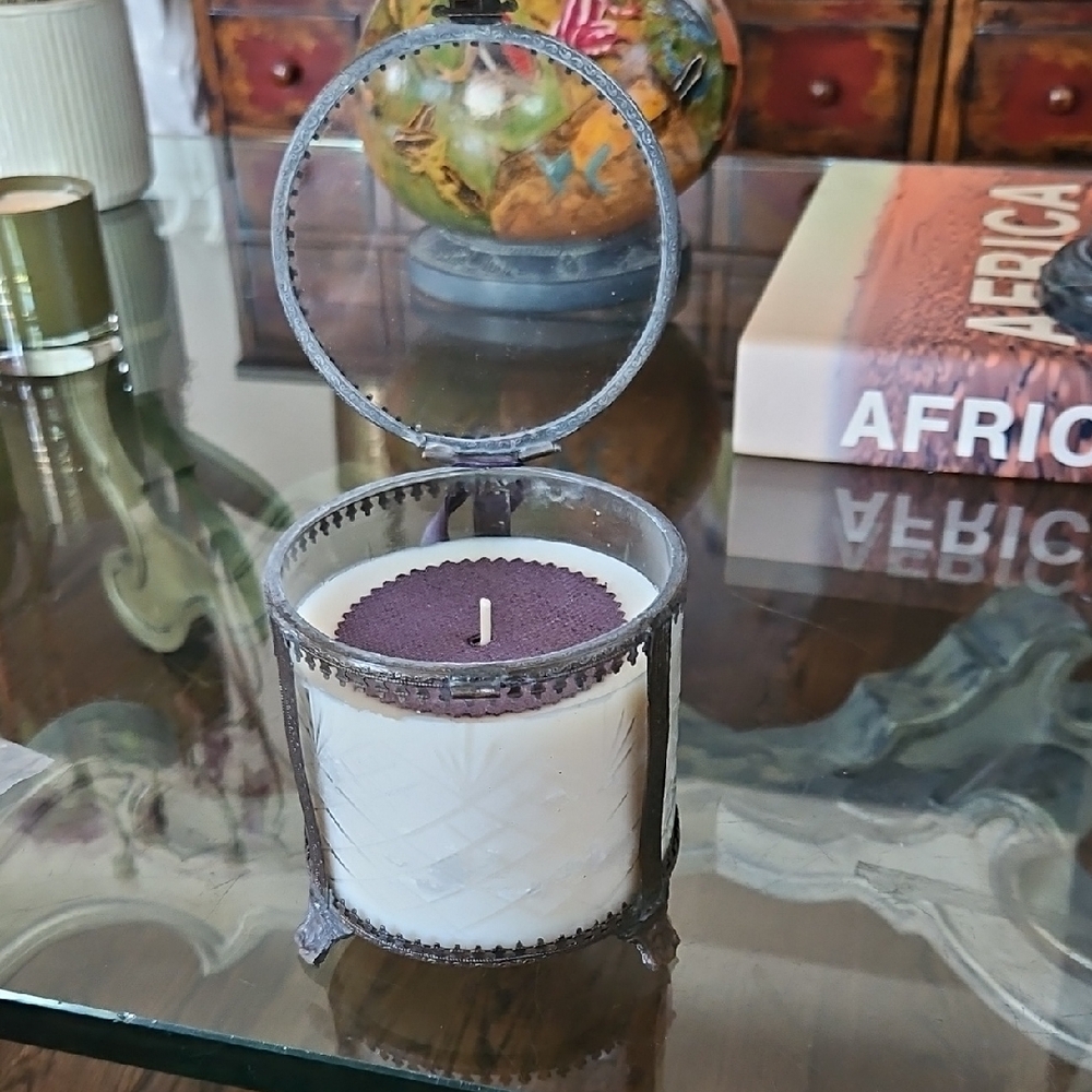 himalayan soy candle red current 16 oz